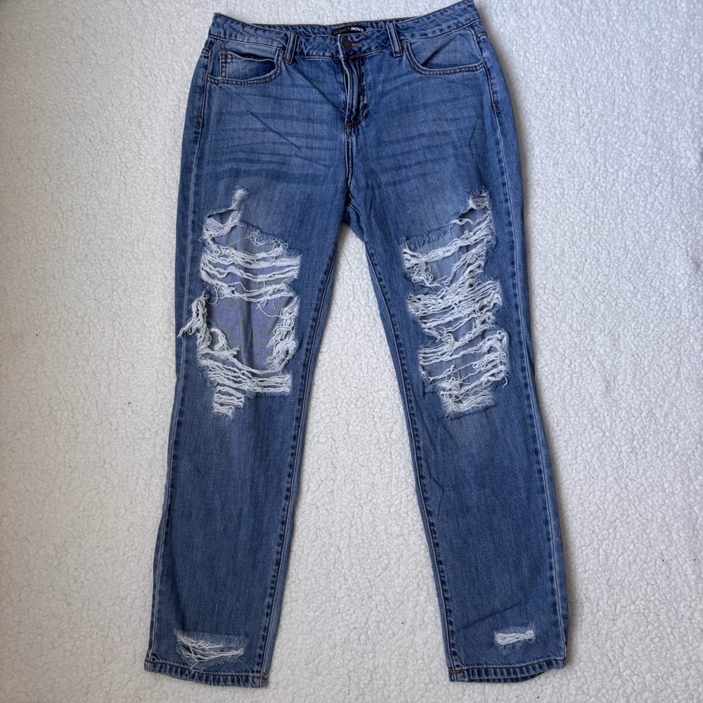Distressed High Rise Jeans - Picture 3 of 8